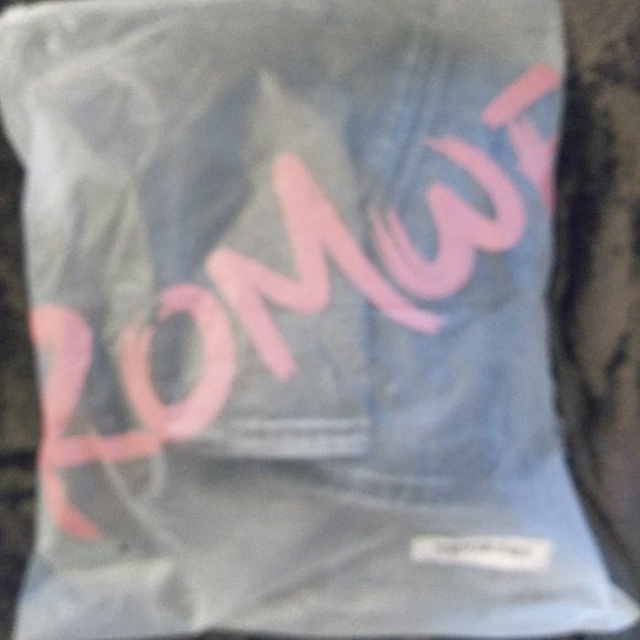 Brand New Men's Distressed Jeans - Picture 3 of 7